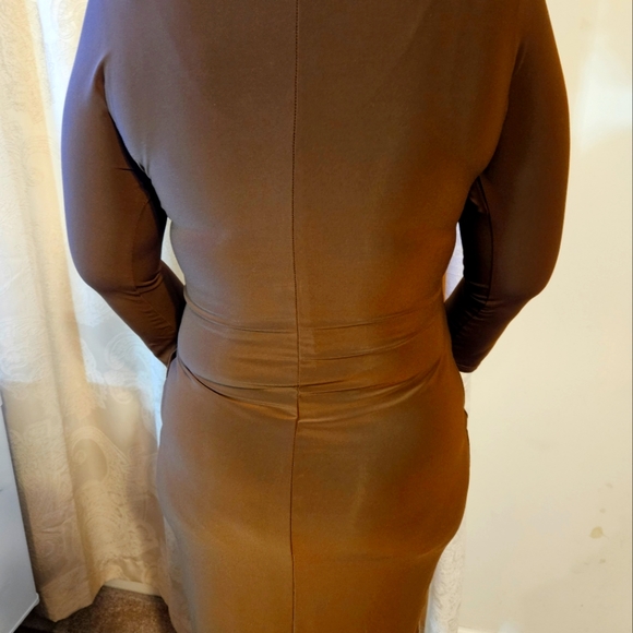 Dress - Picture 3 of 3